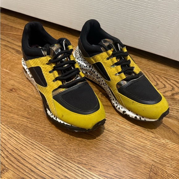 Steve Madden Sneakers size 6.5 - Picture 3 of 9